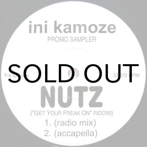 画像: INI KAMOZE / NUTZ