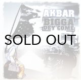 画像: AKBAR / BIGGA DEY COME